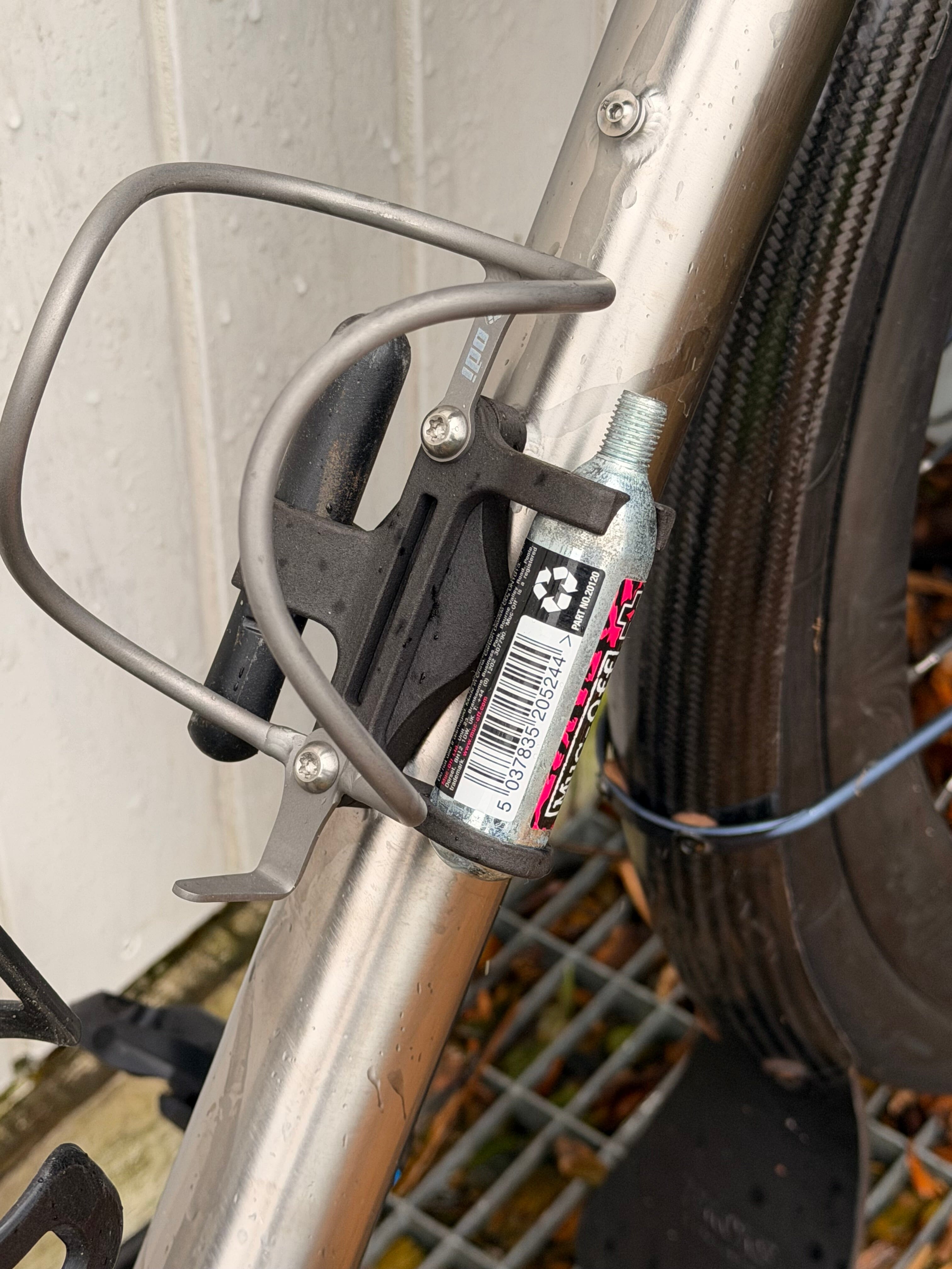 Bottle Cage Mount for AirTag